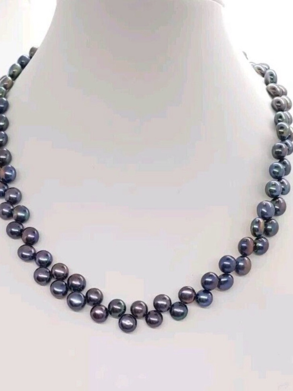 Freshwater Dark Gray Button Pearl Choker Necklace Offset Peacock Iridescent